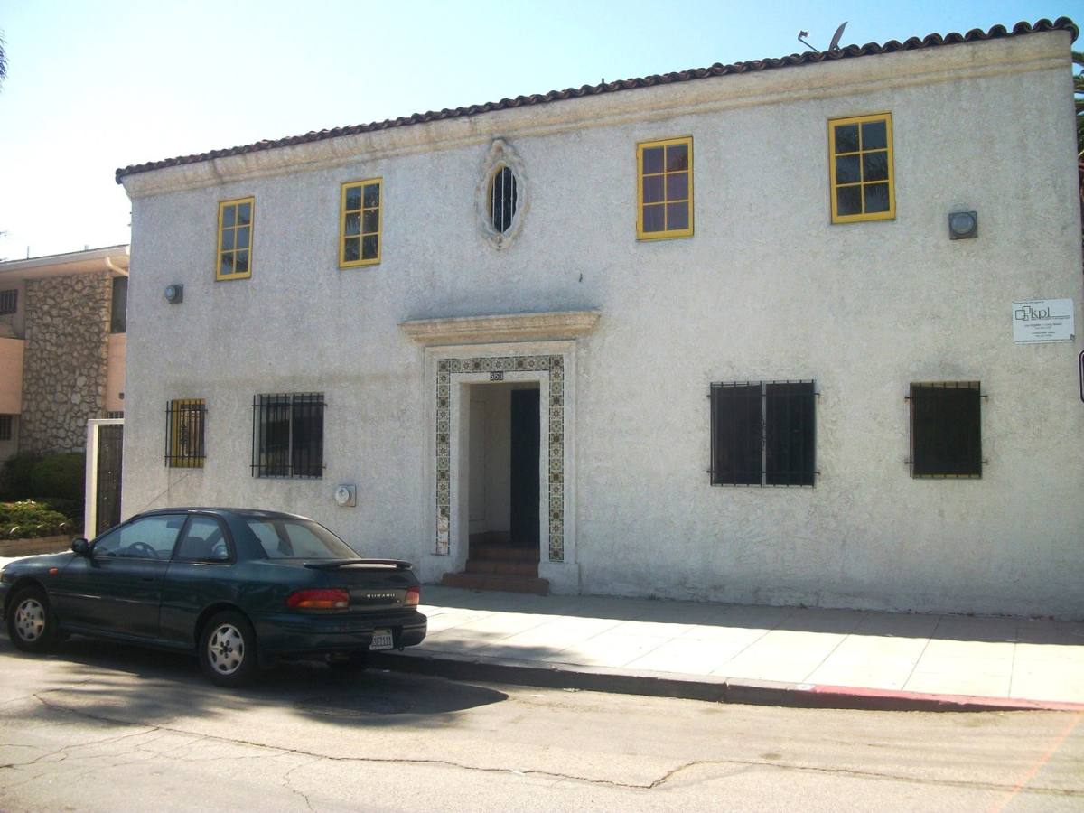 Apartment for rent at 553 Cedar Ave, Long Beach, CA 90802
