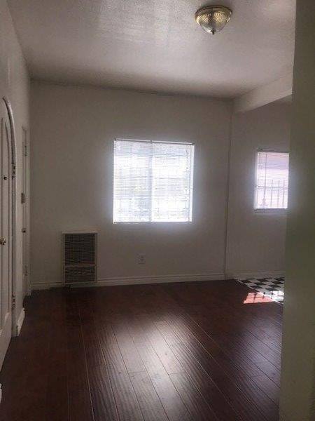 Apartment for rent at 553 Cedar Ave, Long Beach, CA 90802