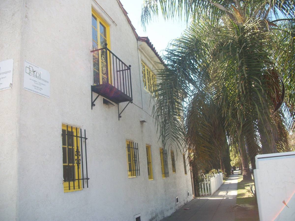 Apartment for rent at 553 Cedar Ave, Long Beach, CA 90802