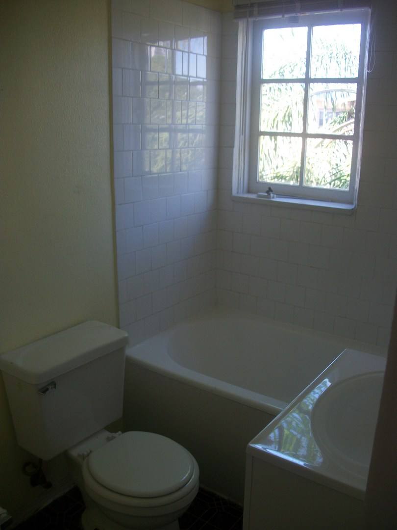 Apartment for rent at 553 Cedar Ave, Long Beach, CA 90802
