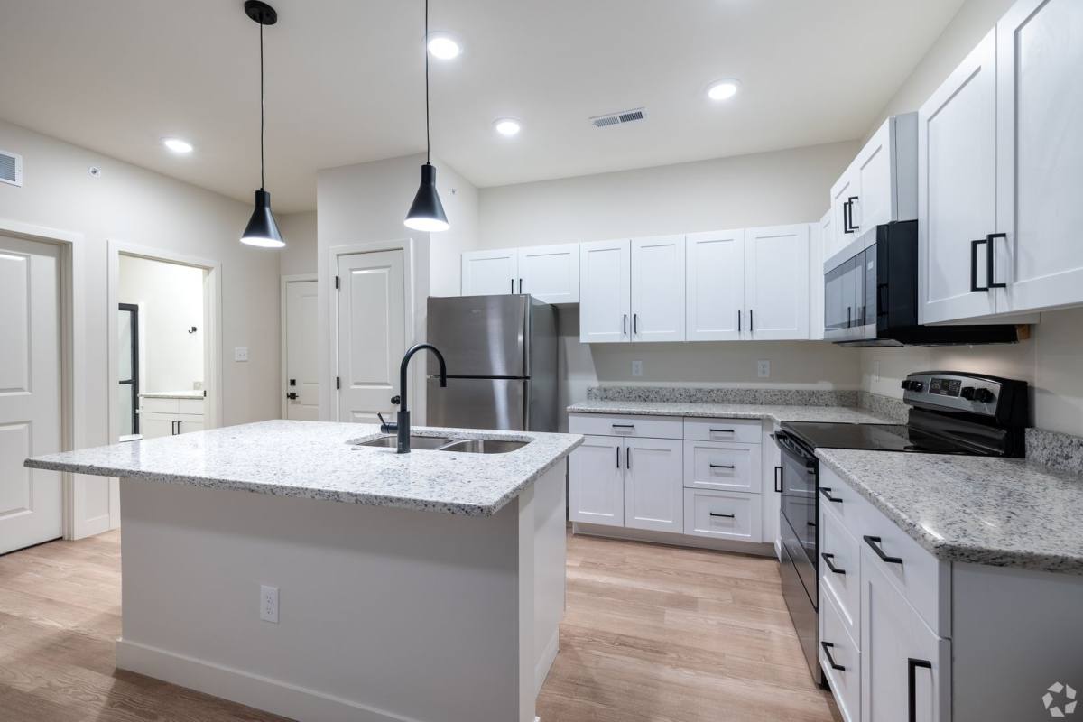 Apartment for rent at 1729 Nicholasville Rd, Lexington, KY 40503