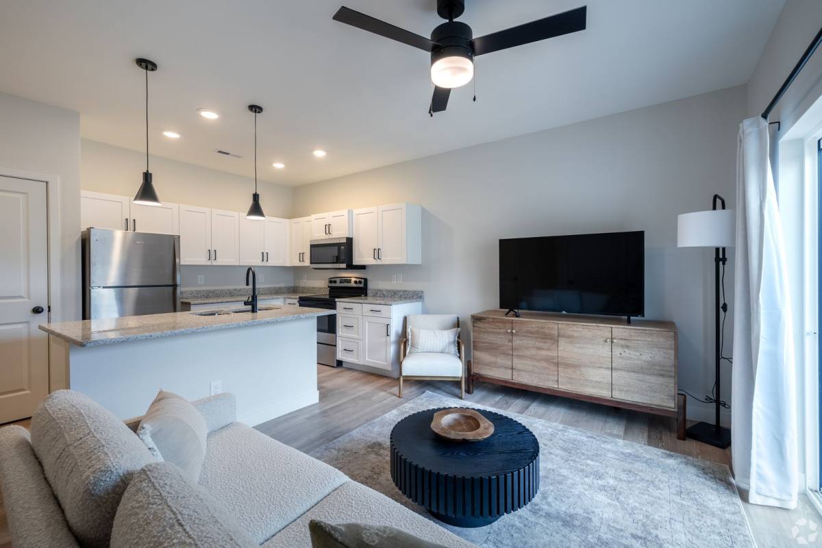 Apartment for rent at 1729 Nicholasville Rd, Lexington, KY 40503