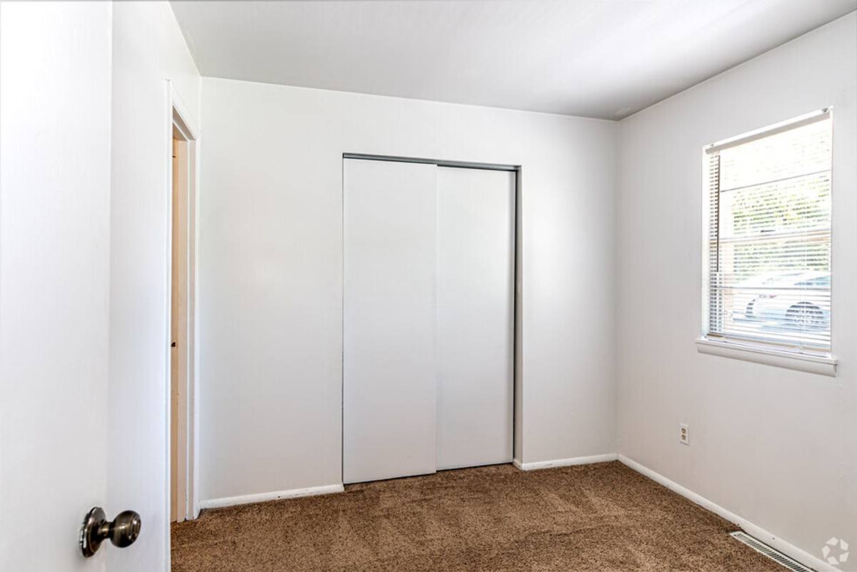 Apartment for rent at 915 Ashland Rd, Columbia, MO 65201