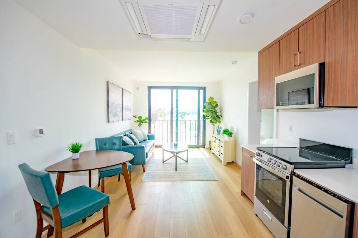 Apartment for rent at 2853 W Blvd #303, Los Angeles, CA 90016