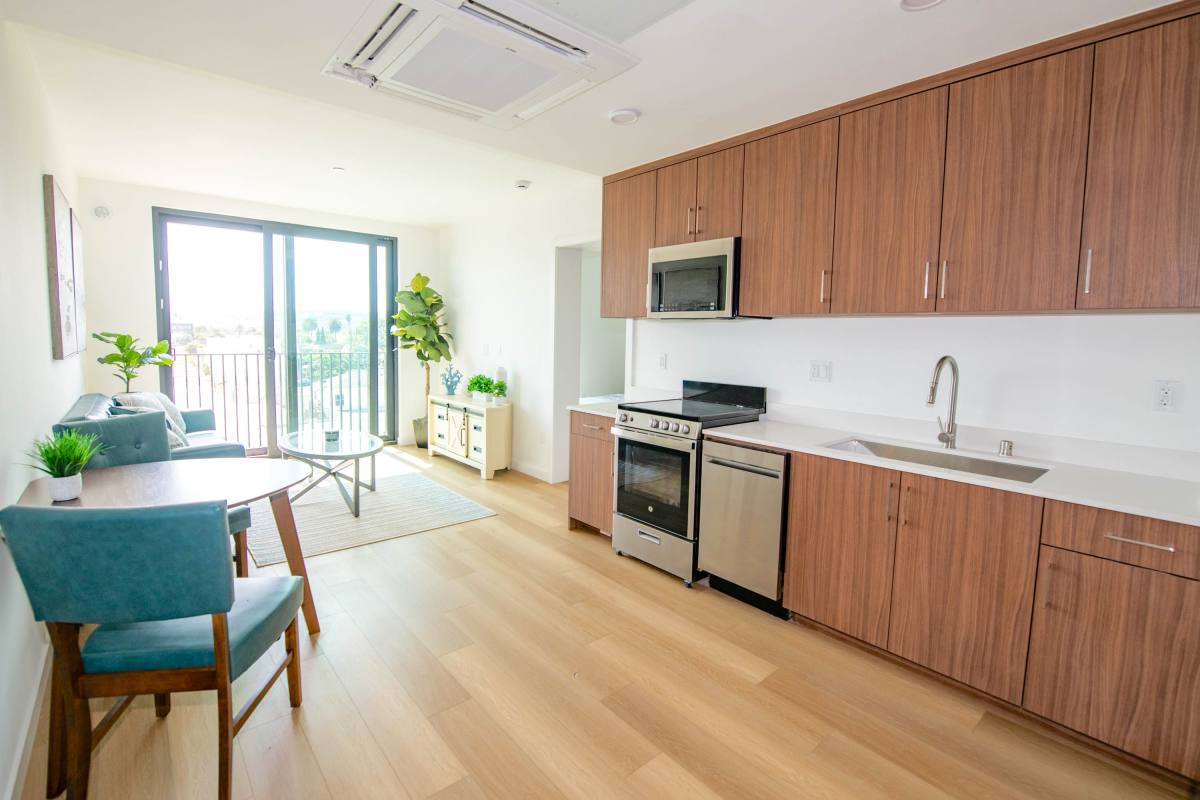Apartment for rent at 2853 W Blvd #303, Los Angeles, CA 90016