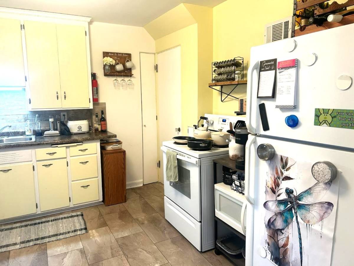 Apartment for rent at 532 Gilbert Ave, Eau Claire, WI 54701