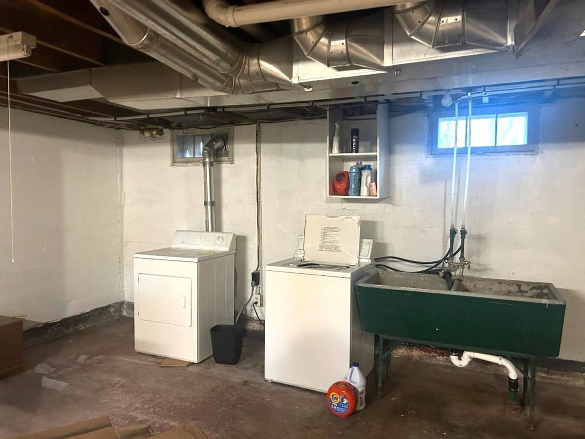 Apartment for rent at 532 Gilbert Ave, Eau Claire, WI 54701