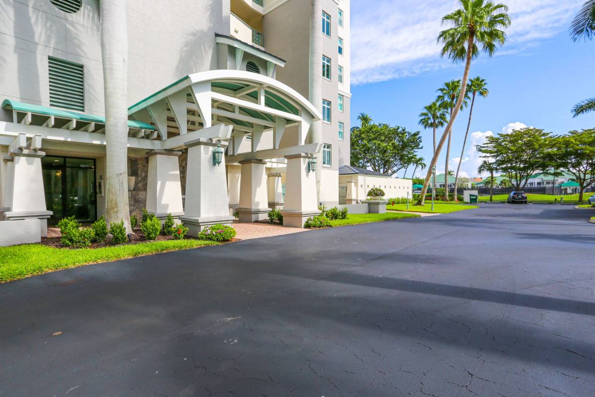 Condo for rent at 430 Cove Tower Dr, Naples, FL 34110