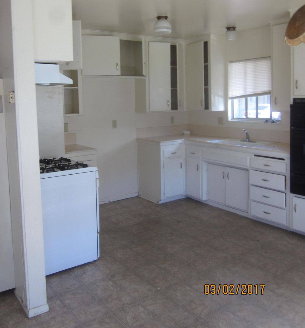 Apartment for rent at 111, 117, 119 W Locust, Lompoc, CA 93436