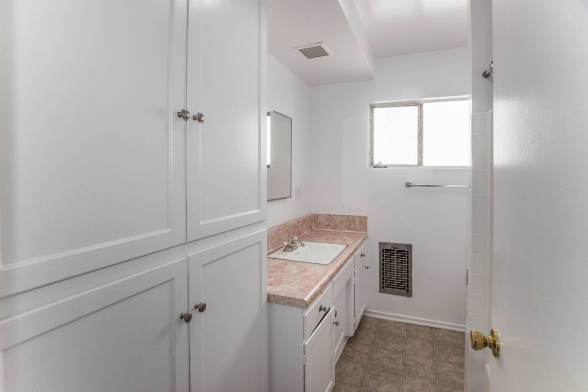 Condo for rent at 808 6th St #6, Santa Monica, CA 90403