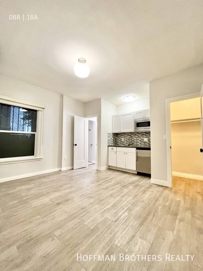 Apartment for rent at 412 S Lake St #304, Los Angeles, CA 90057