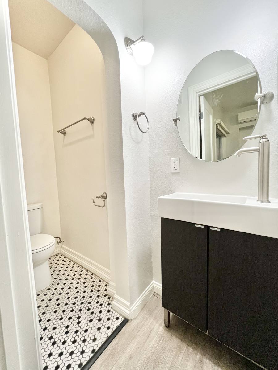 Apartment for rent at 412 S Lake St #304, Los Angeles, CA 90057