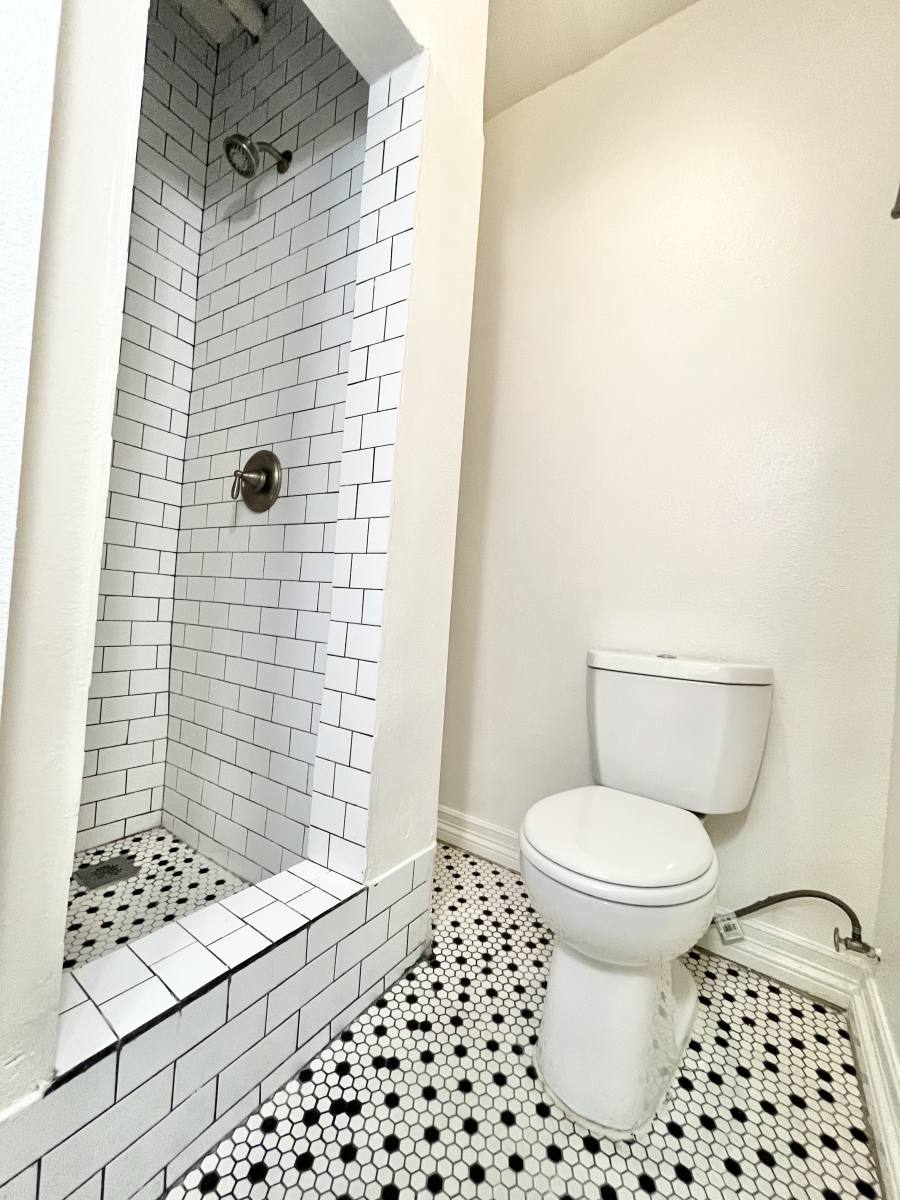 Apartment for rent at 412 S Lake St #304, Los Angeles, CA 90057