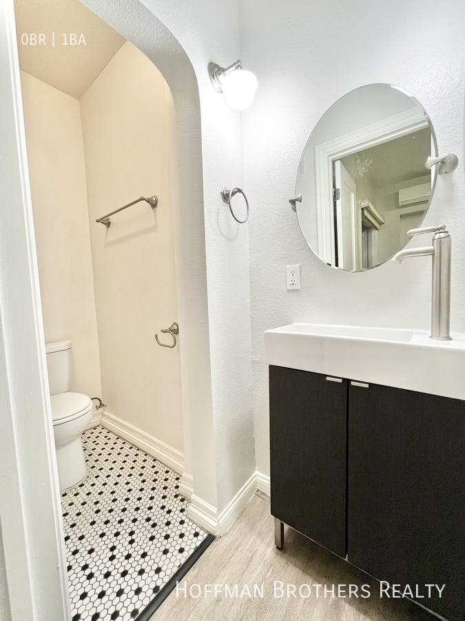 Apartment for rent at 412 S Lake St #304, Los Angeles, CA 90057