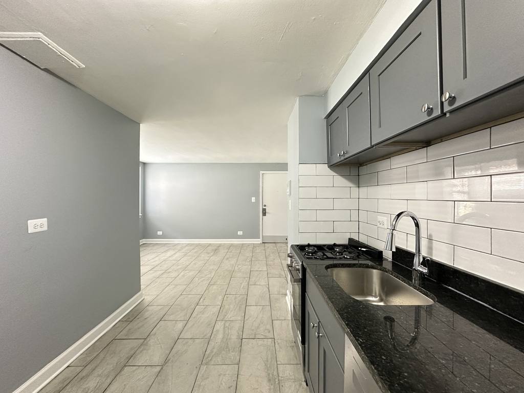 Apartment for rent at 6723 California #PNG, Chicago, IL 60645