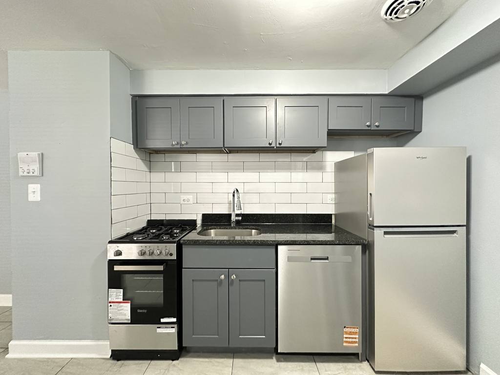 Apartment for rent at 6723 California #PNG, Chicago, IL 60645