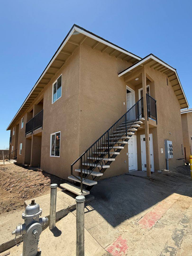 Apartment for rent at 3328 N Marks Ave, Fresno, CA 93722