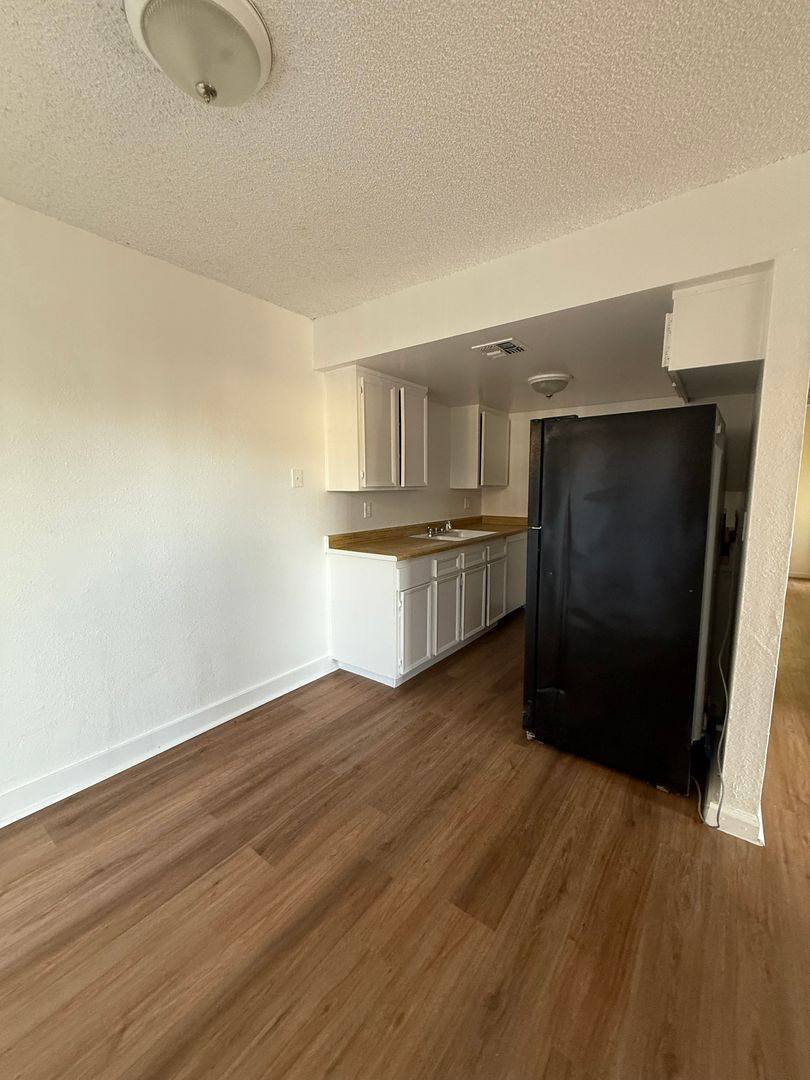 Apartment for rent at 3328 N Marks Ave, Fresno, CA 93722