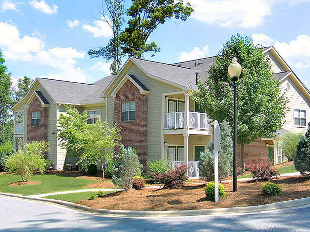 Apartment for rent at 4480 Platinum Dr, Greensboro, NC 27409