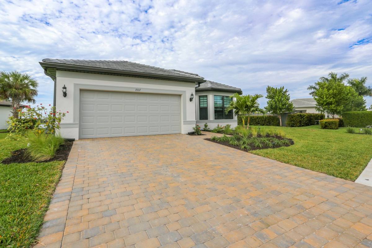 House for rent at 1937 Yellowfin Circle, Naples, FL 34114