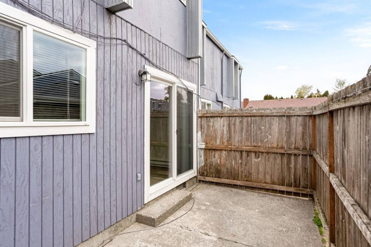 Apartment for rent at 750 E St, Lebanon, OR 97355