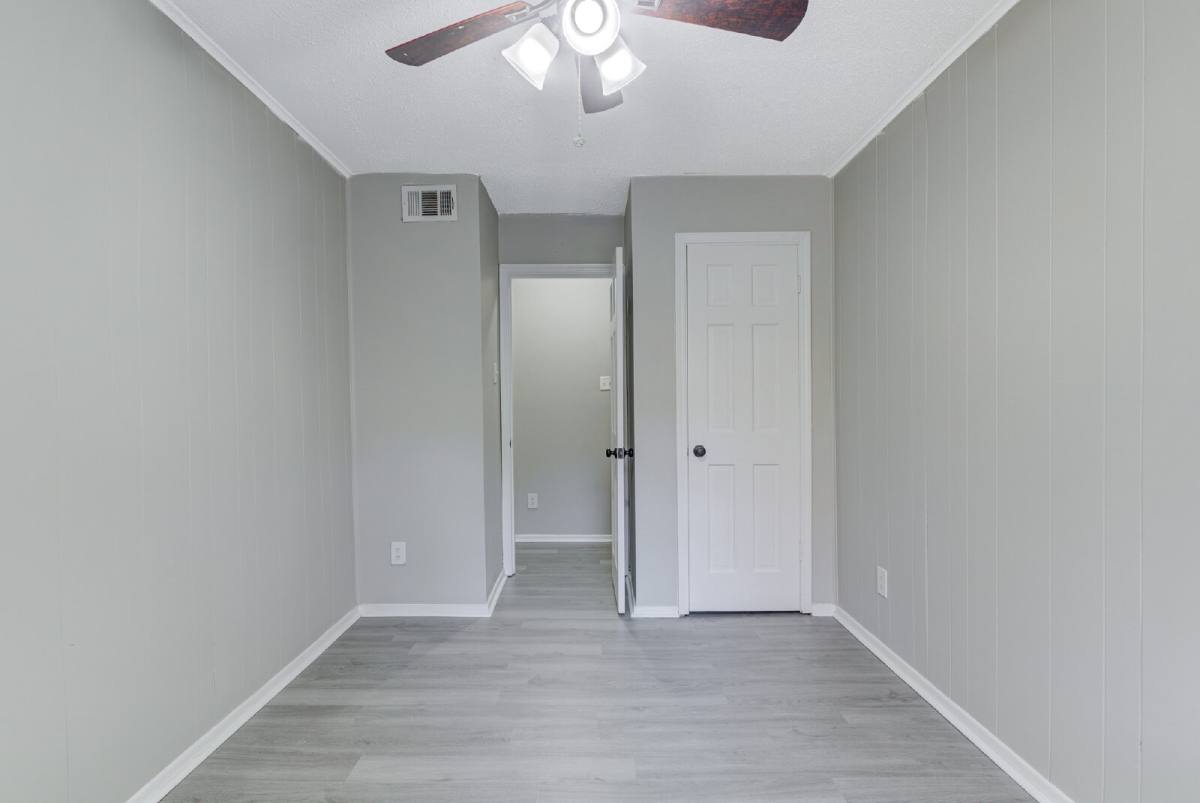 Townhouse for rent at 2291 Madison Ave, Memphis, TN 38104