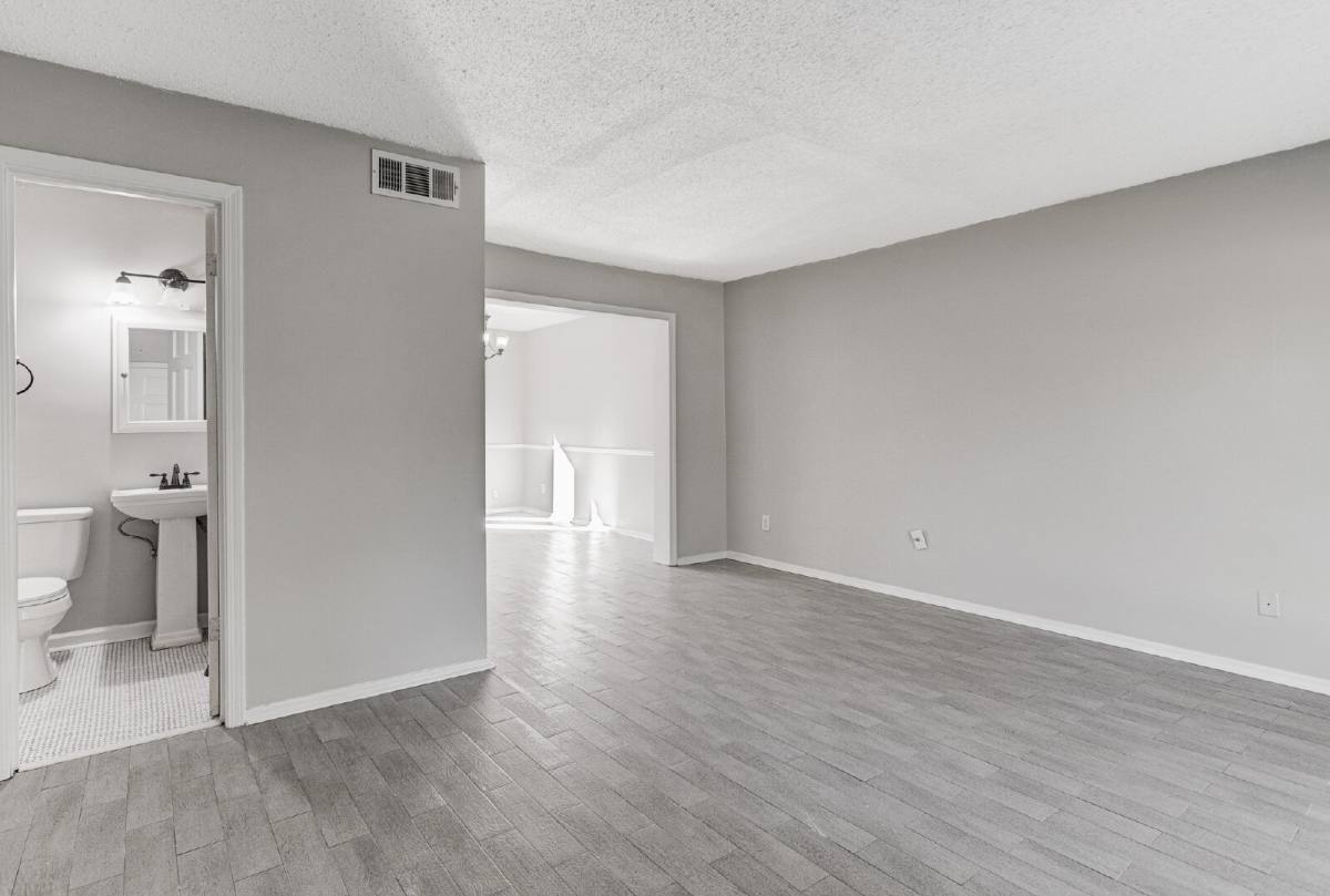 Townhouse for rent at 2291 Madison Ave, Memphis, TN 38104