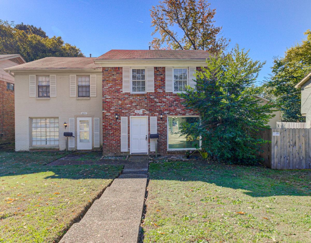Townhouse for rent at 2291 Madison Ave, Memphis, TN 38104