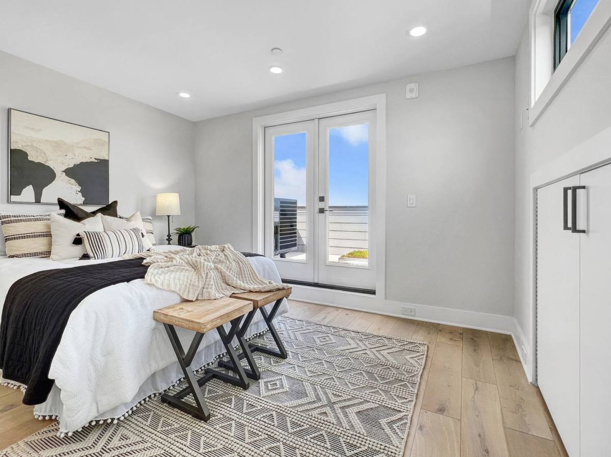 Apartment for rent at 1026 18th St NE, Washington, DC 20002