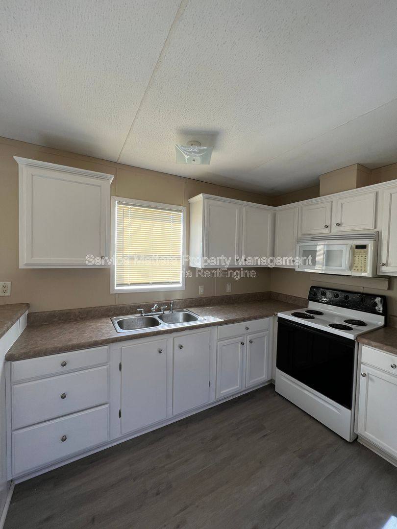 House for rent at 4825 Douglas Dr, Milton, FL 32583