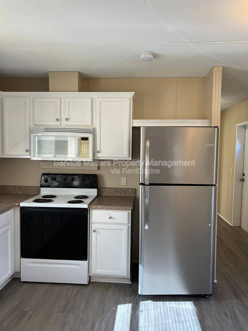 House for rent at 4825 Douglas Dr, Milton, FL 32583