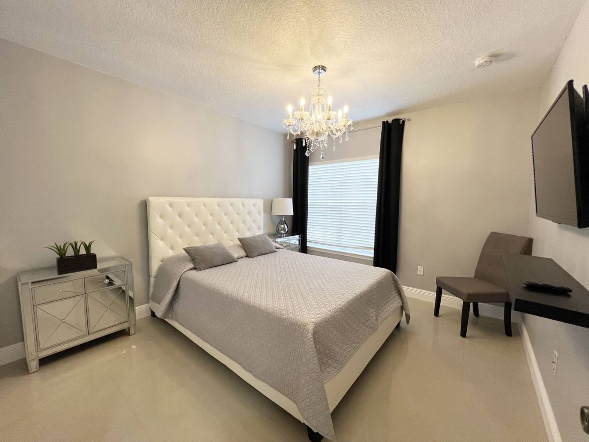 Apartment for rent at 4324 S Kirkman Rd, Orlando, FL 32811