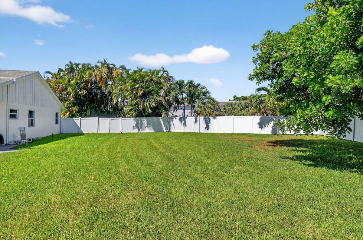 House for rent at 1599 NW 14th Ave, Boca Raton, FL 33486