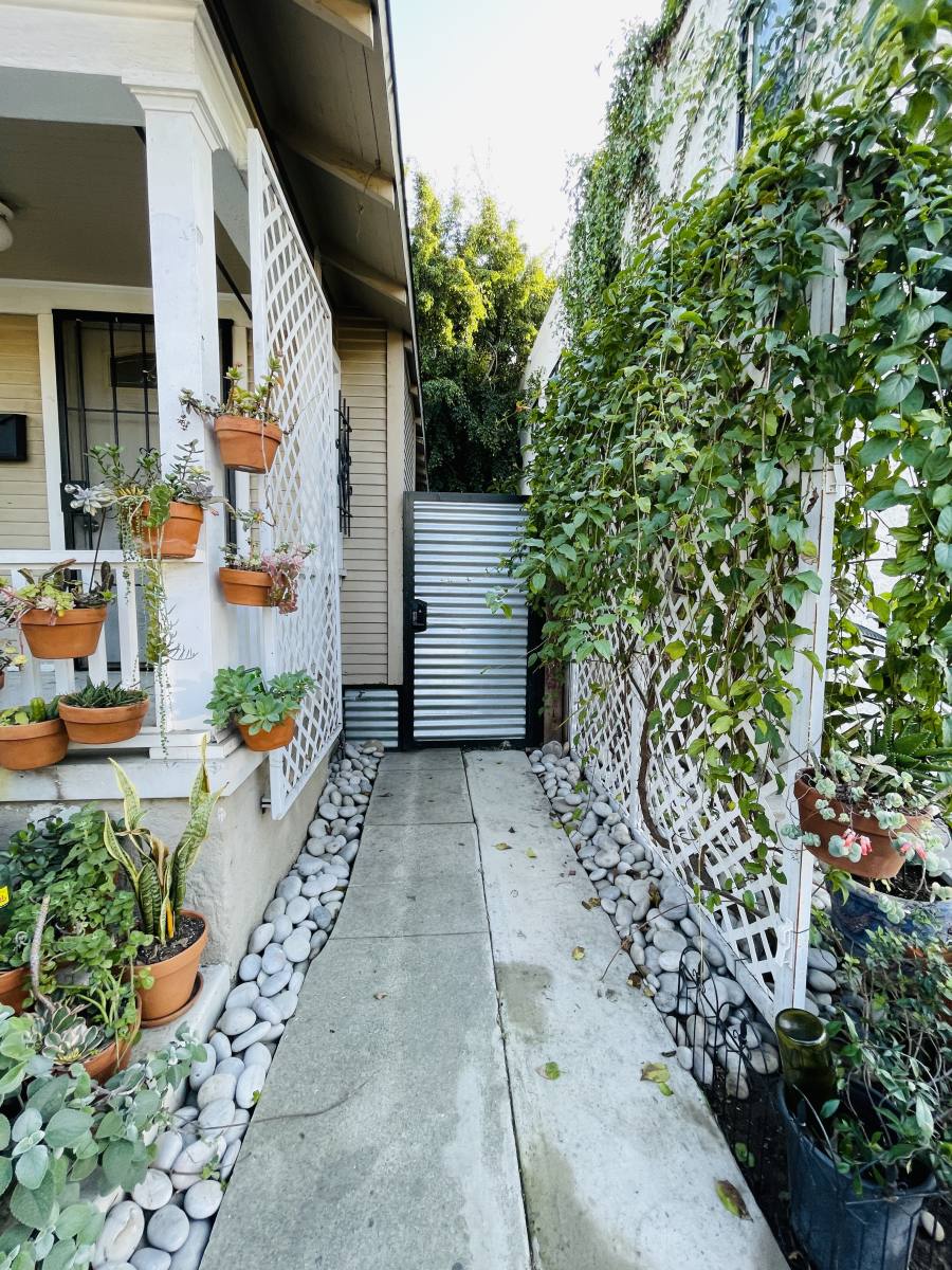 Townhouse for rent at 1712 E 8th St, Long Beach, CA 90813
