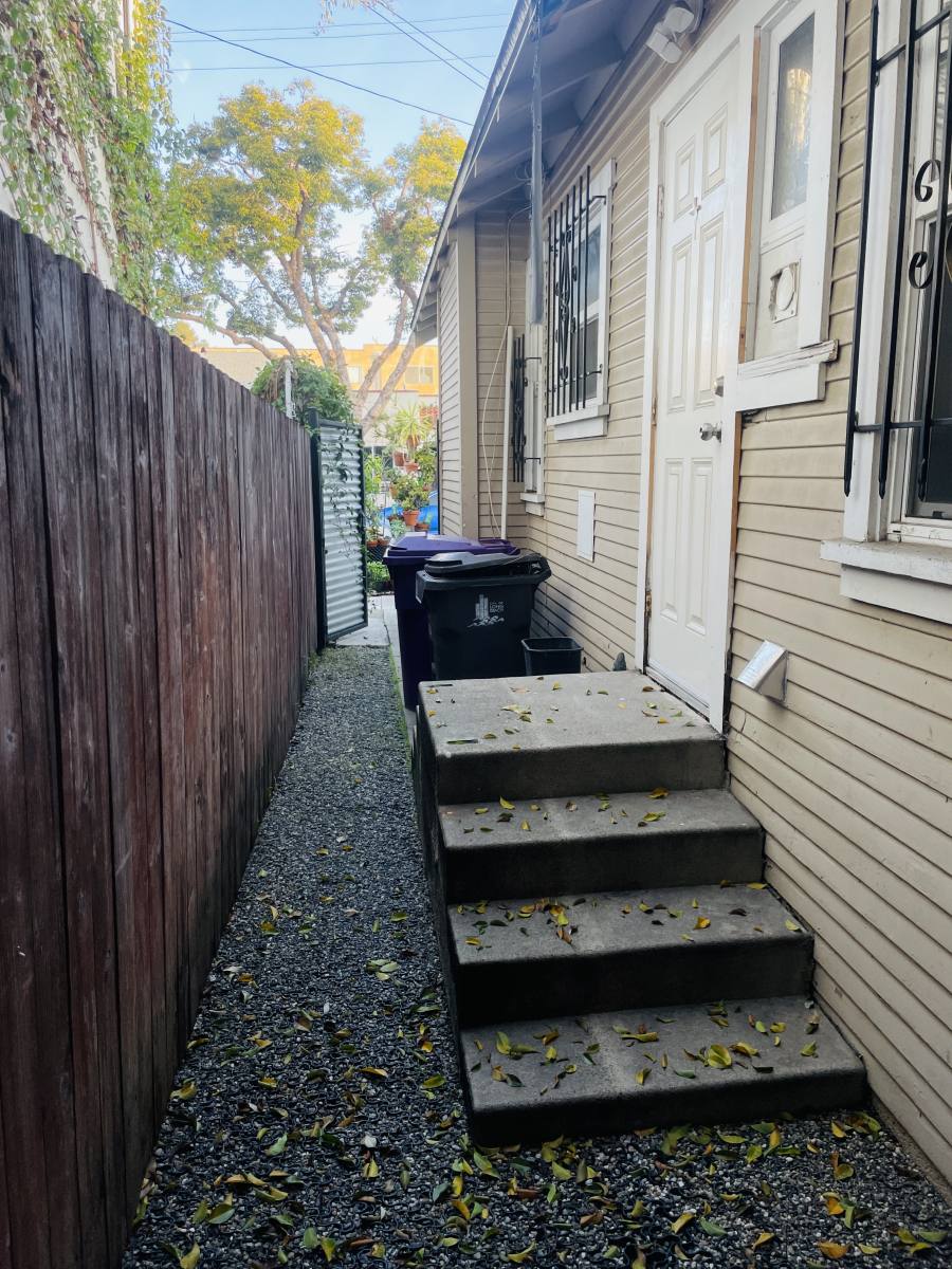 Townhouse for rent at 1712 E 8th St, Long Beach, CA 90813