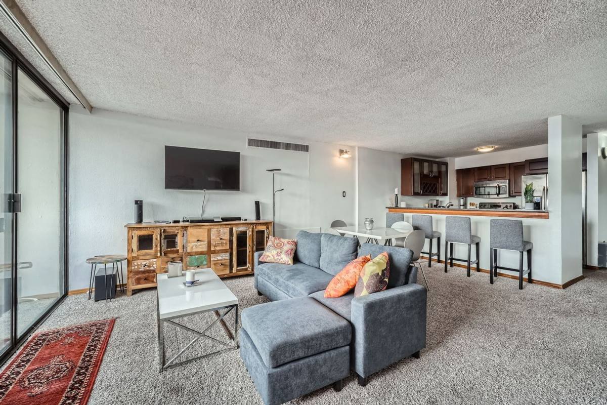 Apartment for rent at 1020 15th St, Denver, CO 80202