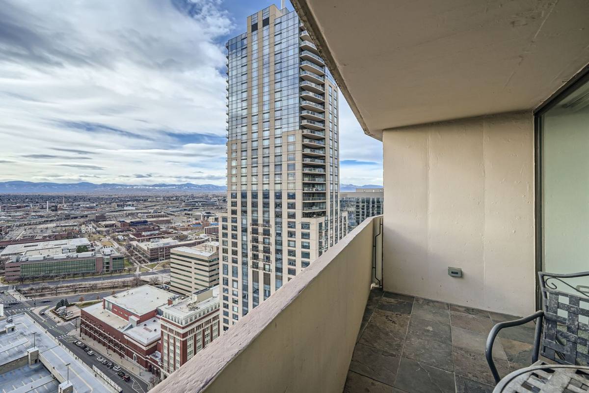 Apartment for rent at 1020 15th St, Denver, CO 80202