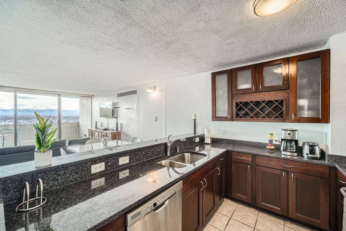 Apartment for rent at 1020 15th St, Denver, CO 80202