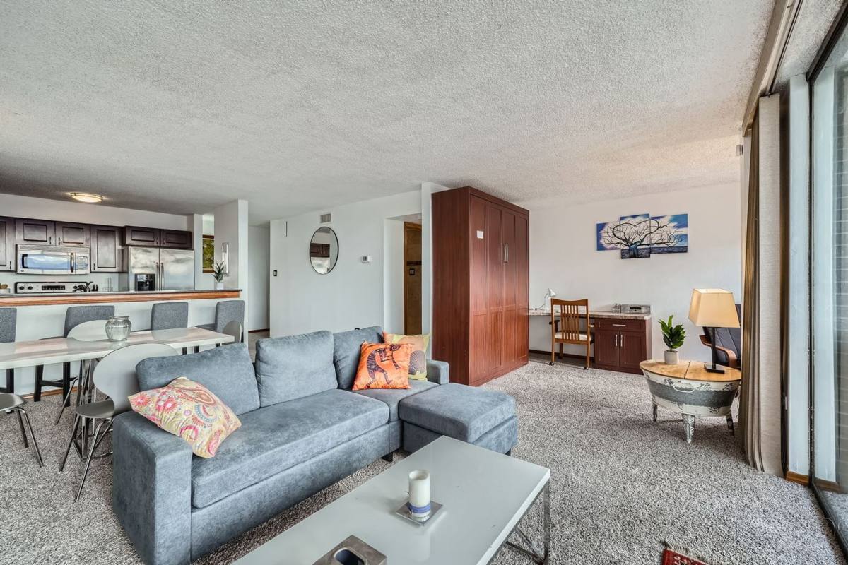 Apartment for rent at 1020 15th St, Denver, CO 80202