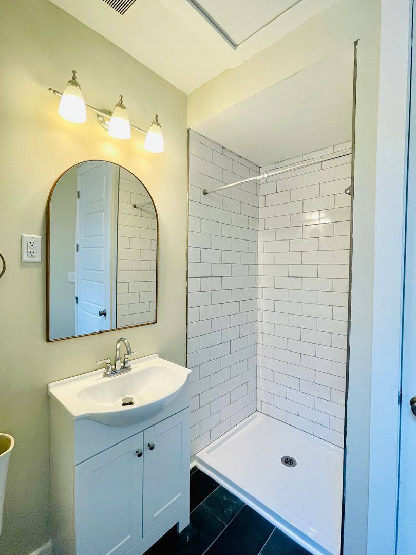 Apartment for rent at 121-129 S Main St, Madison, GA 30650