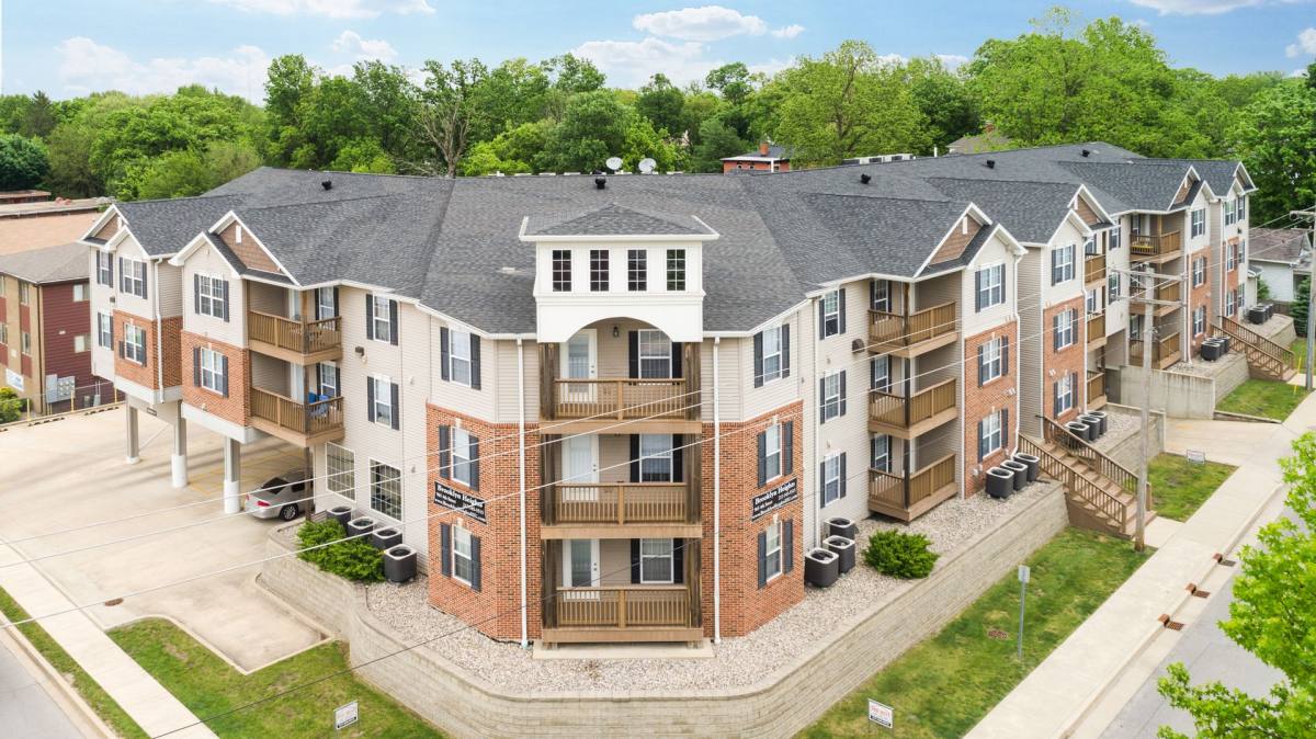 Apartment for rent at 965 4th St, Charleston, IL 61920