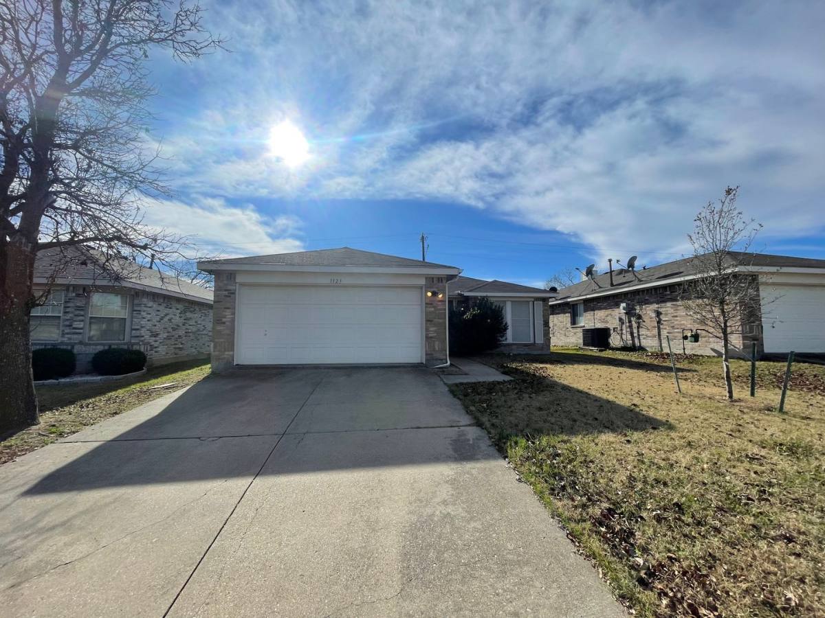 House for rent at 1123 Singletree Dr, Forney, TX 75126
