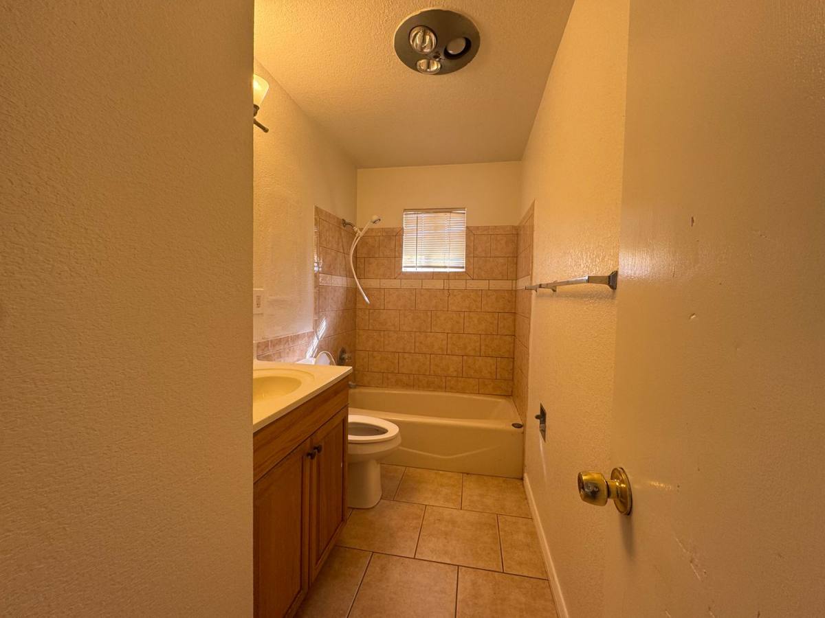House for rent at 613 S Hemlock Ave, Roswell, NM 88203