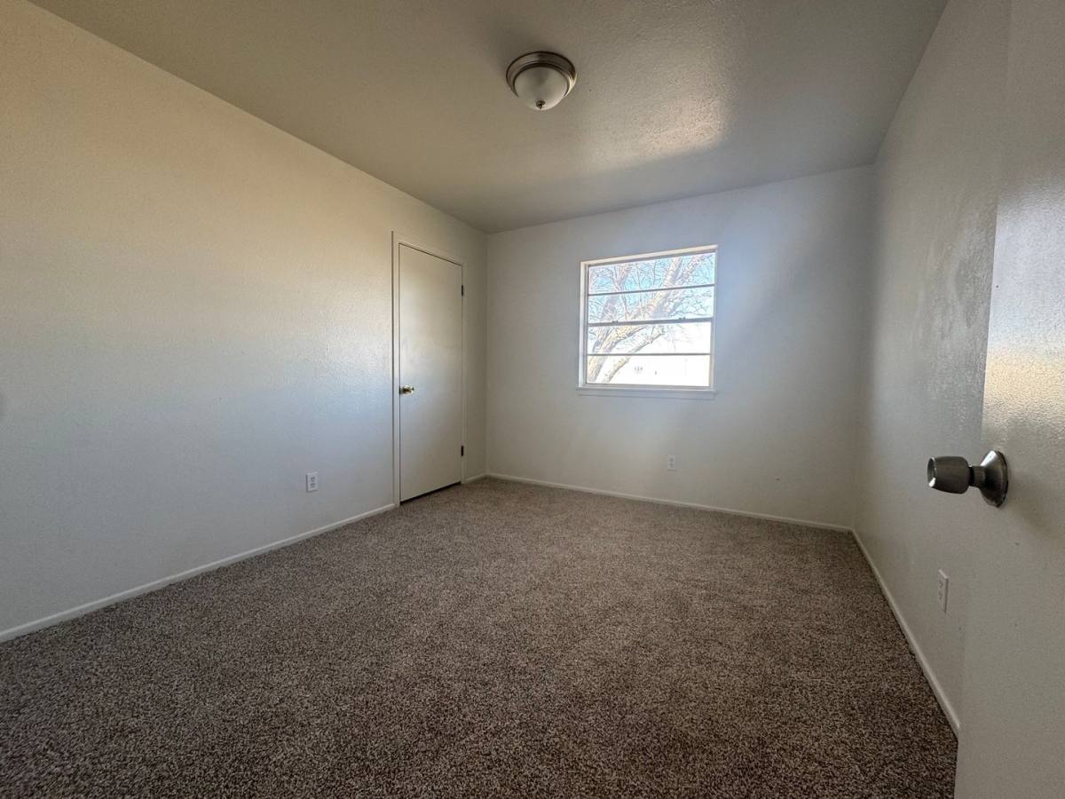 House for rent at 613 S Hemlock Ave, Roswell, NM 88203
