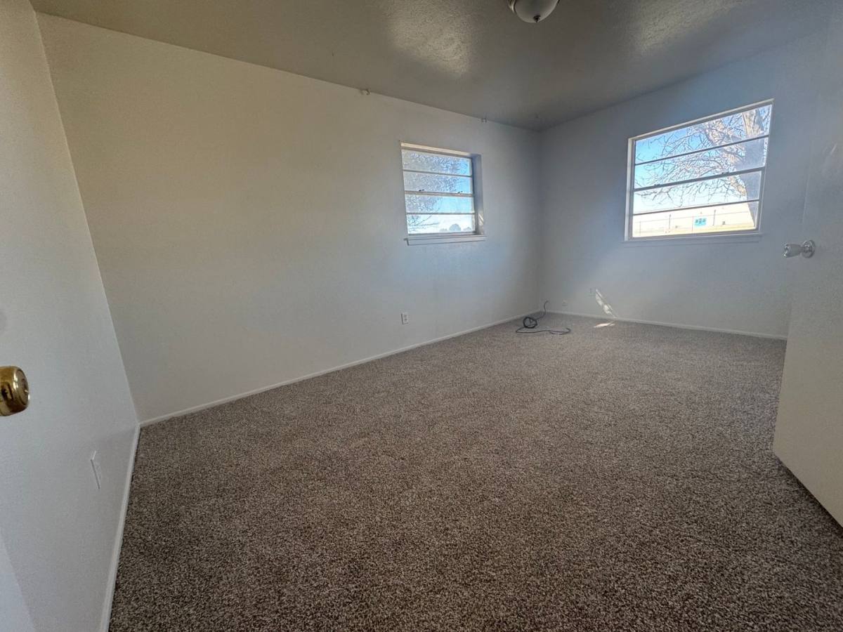 House for rent at 613 S Hemlock Ave, Roswell, NM 88203