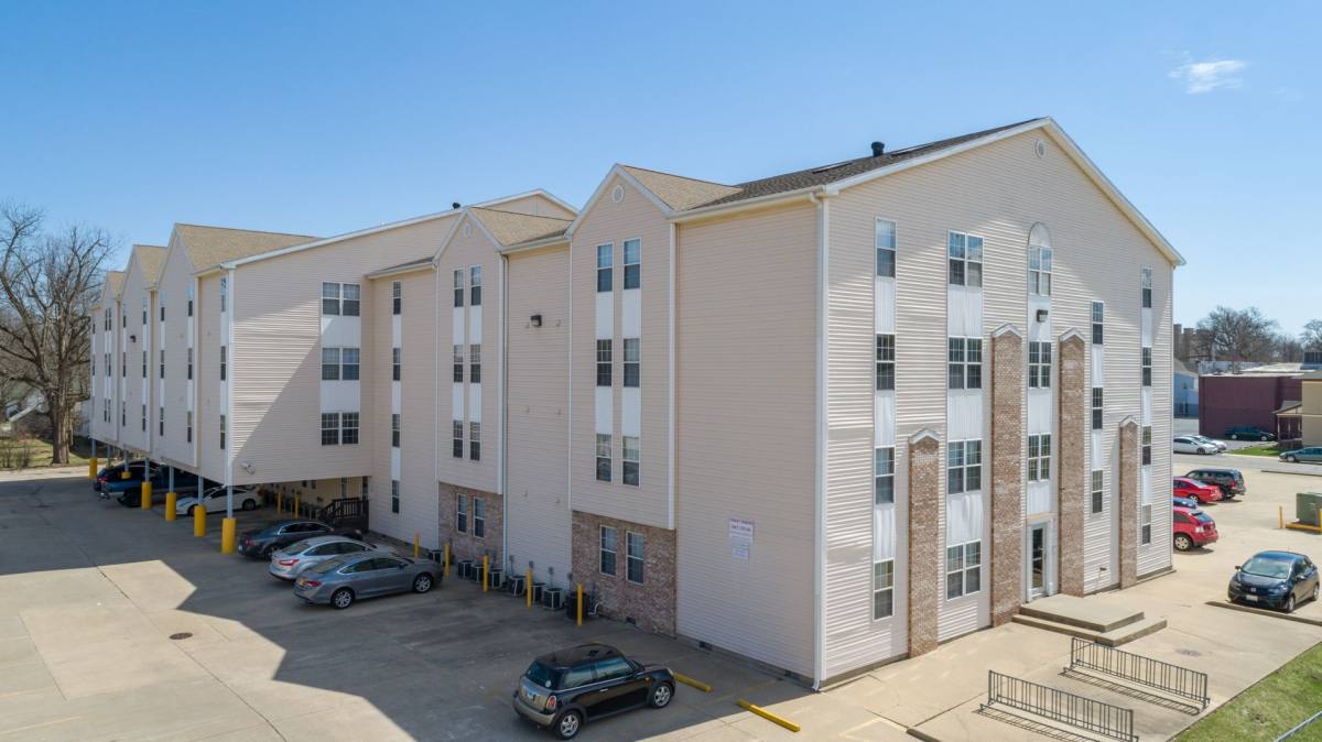 Apartment for rent at 1305 4th St, Charleston, IL 61920