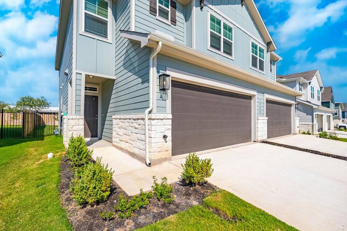 House for rent at 7400 Sparkling Light Dr, Del Valle, TX 78617