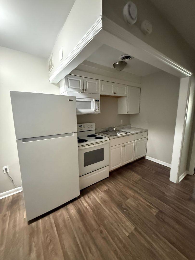 Apartment for rent at 3700-3706 Flint St, Greensboro, NC 27405