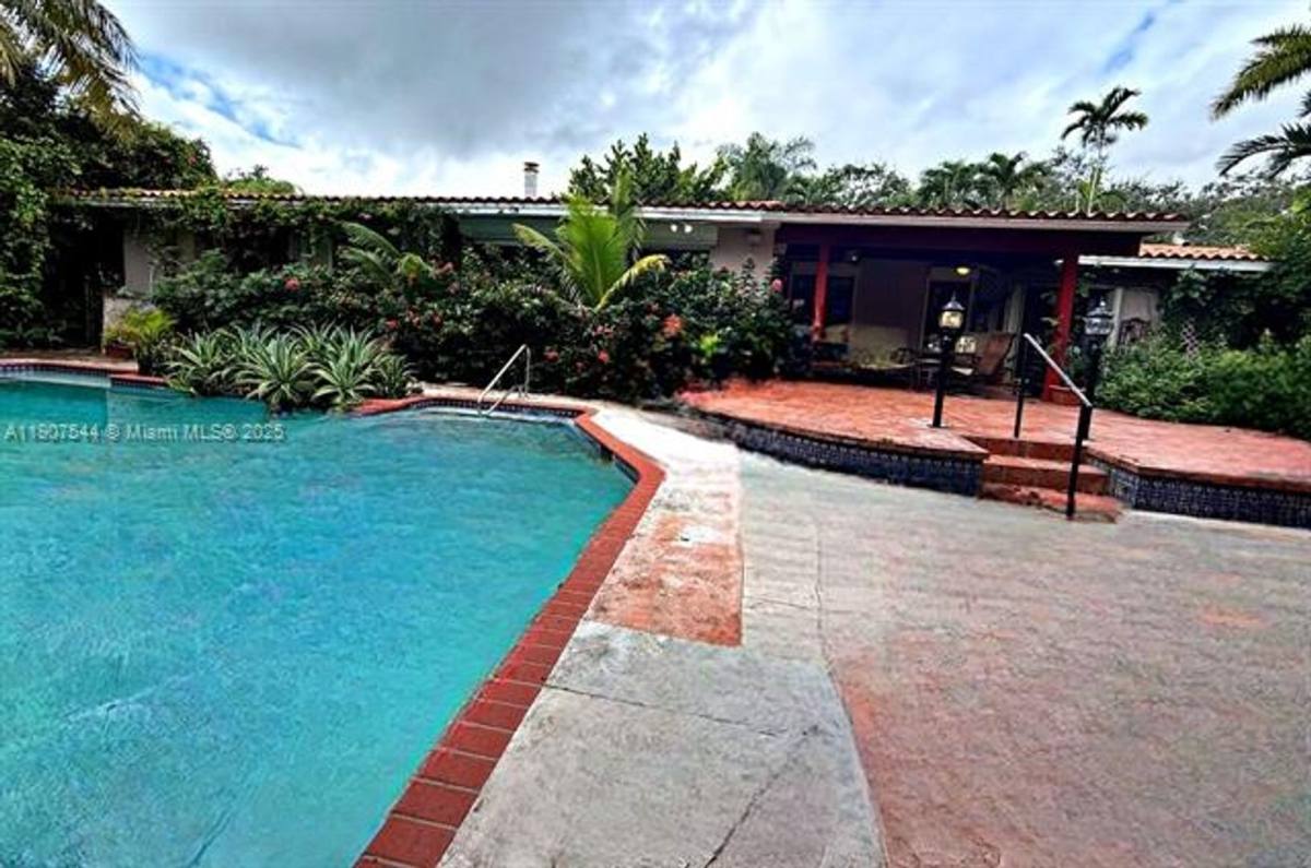 House for rent at 1915 Country Club Prado, Miami, FL 33134