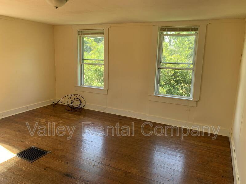 Apartment for rent at 46 Old Amherst Rd #1, Sunderland, MA 01375
